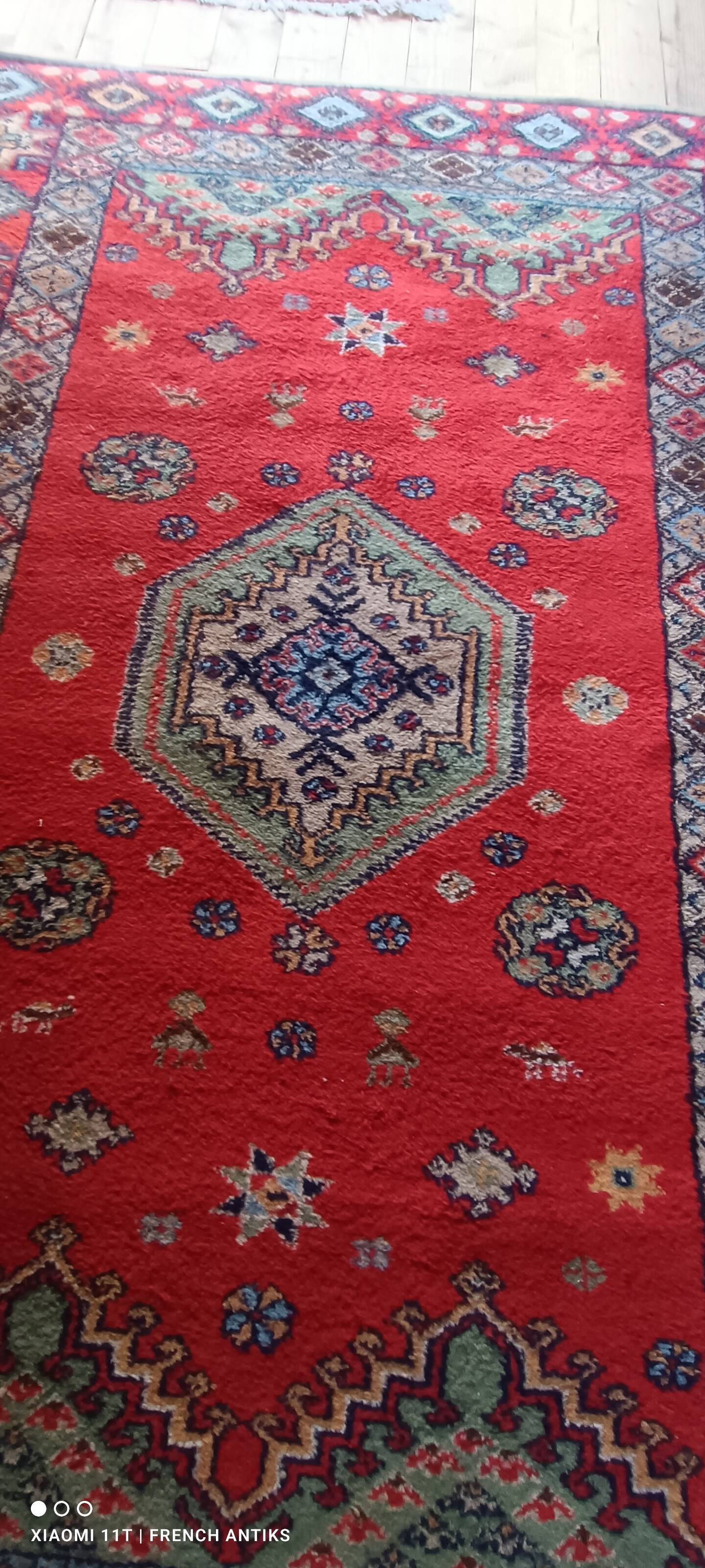 Tapis oriental de Rabbat Maroc, vintage des années 1970. Travail artisanal
