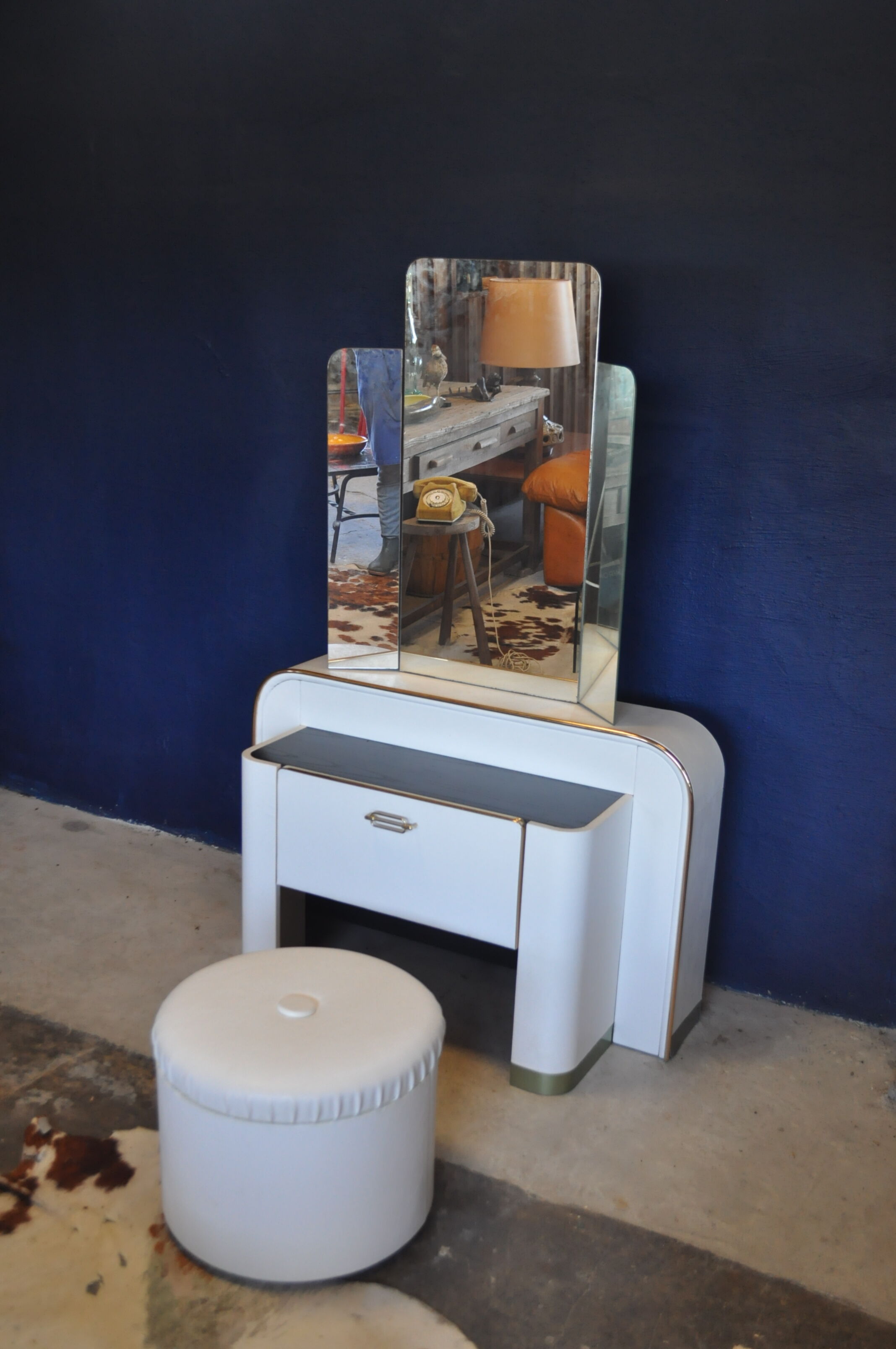 Dressing table space age 60's