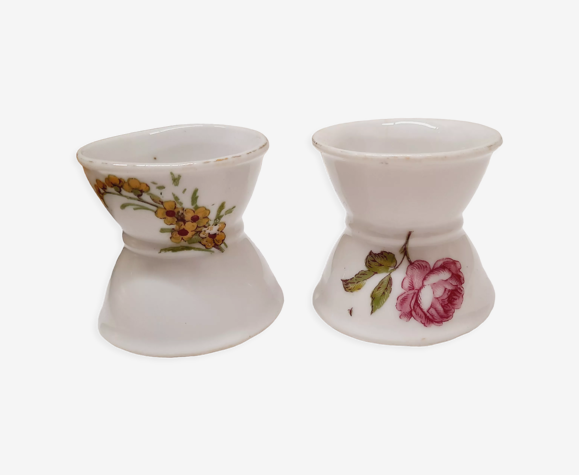Paire de coquetiers à fleurs