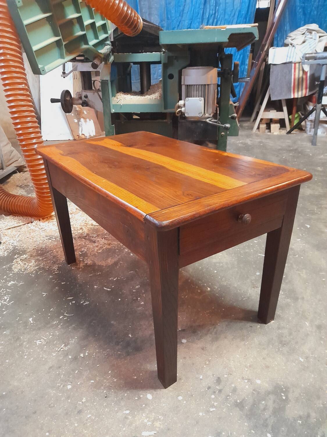 Rustic/vintage coffee table with 2 drawers