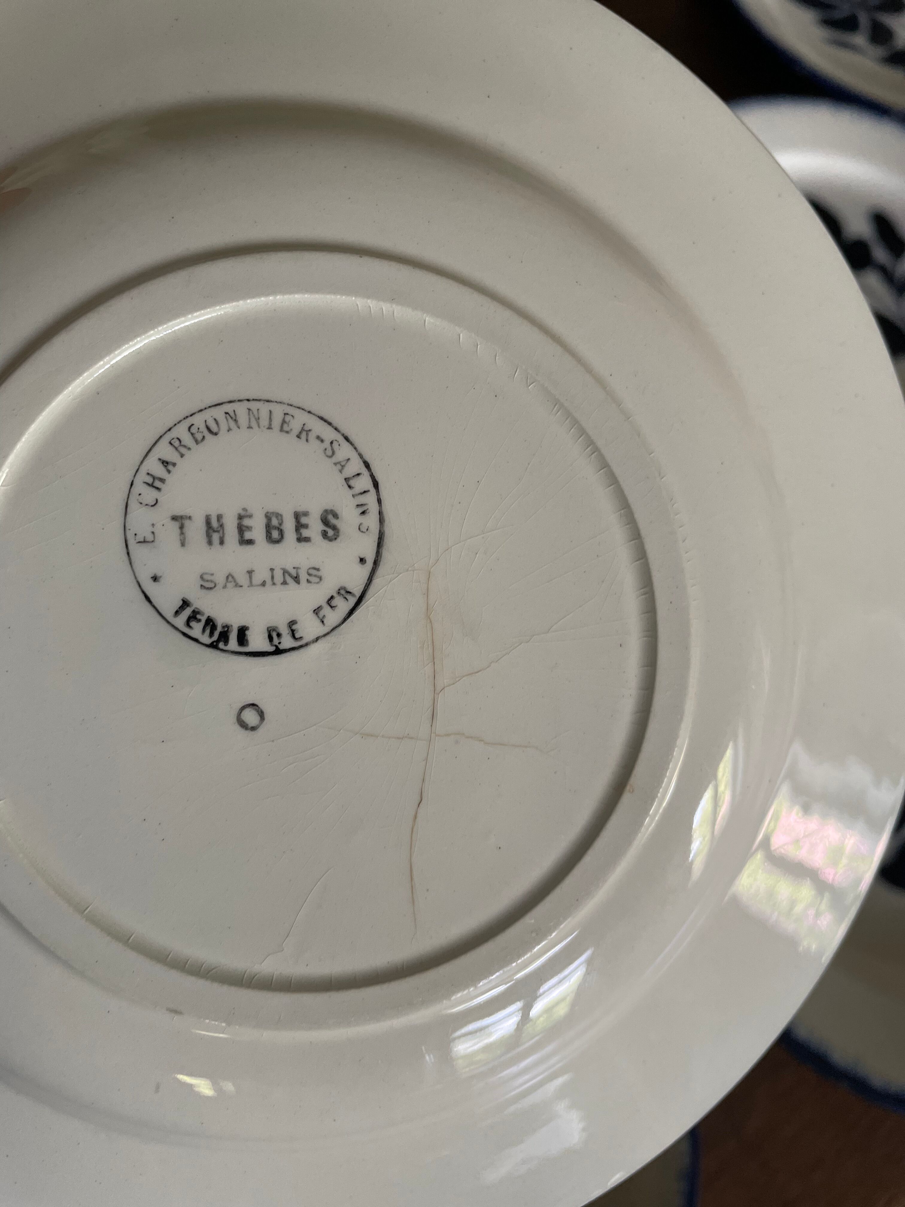 Plates model thebes salins iron earth