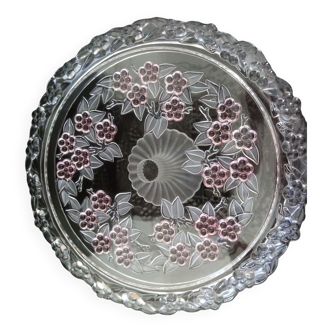 Pie dish on glass stand