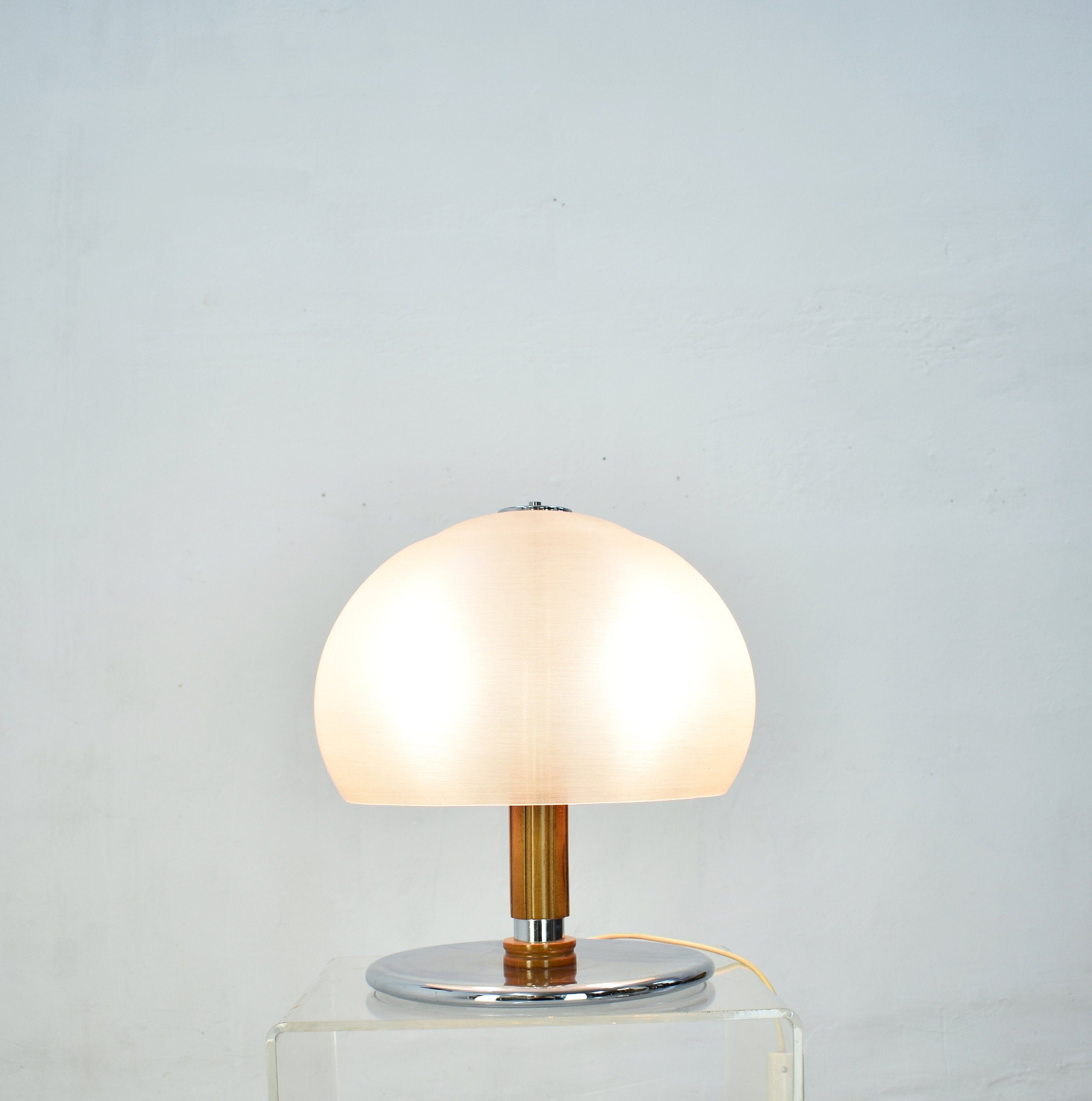 Vintage italian table lamp acrylic mushroom shaped shade, 1970's