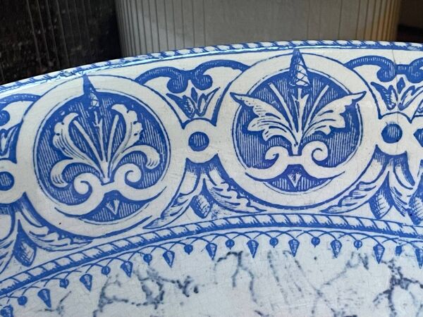 Ancien Plat creux terre de fer J.Vieillard