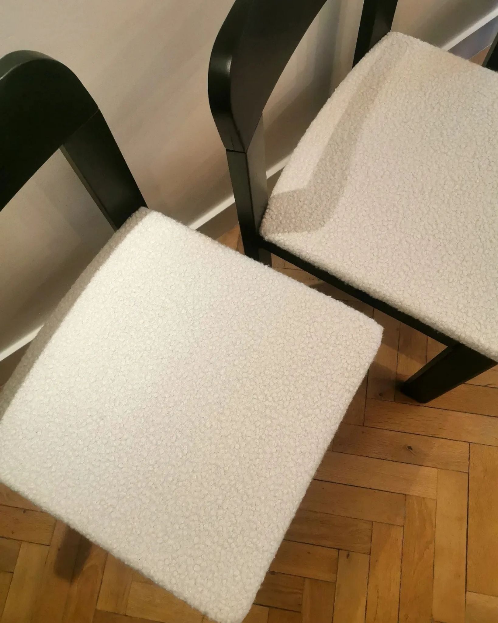 4 chairs