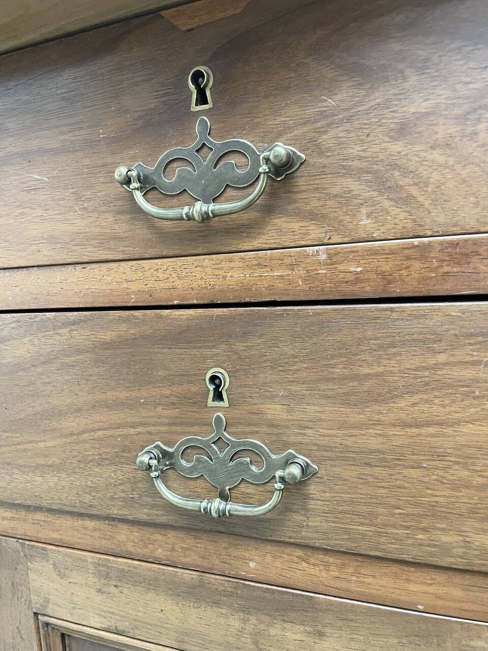 Comptoir ou bureau en noyer années 50