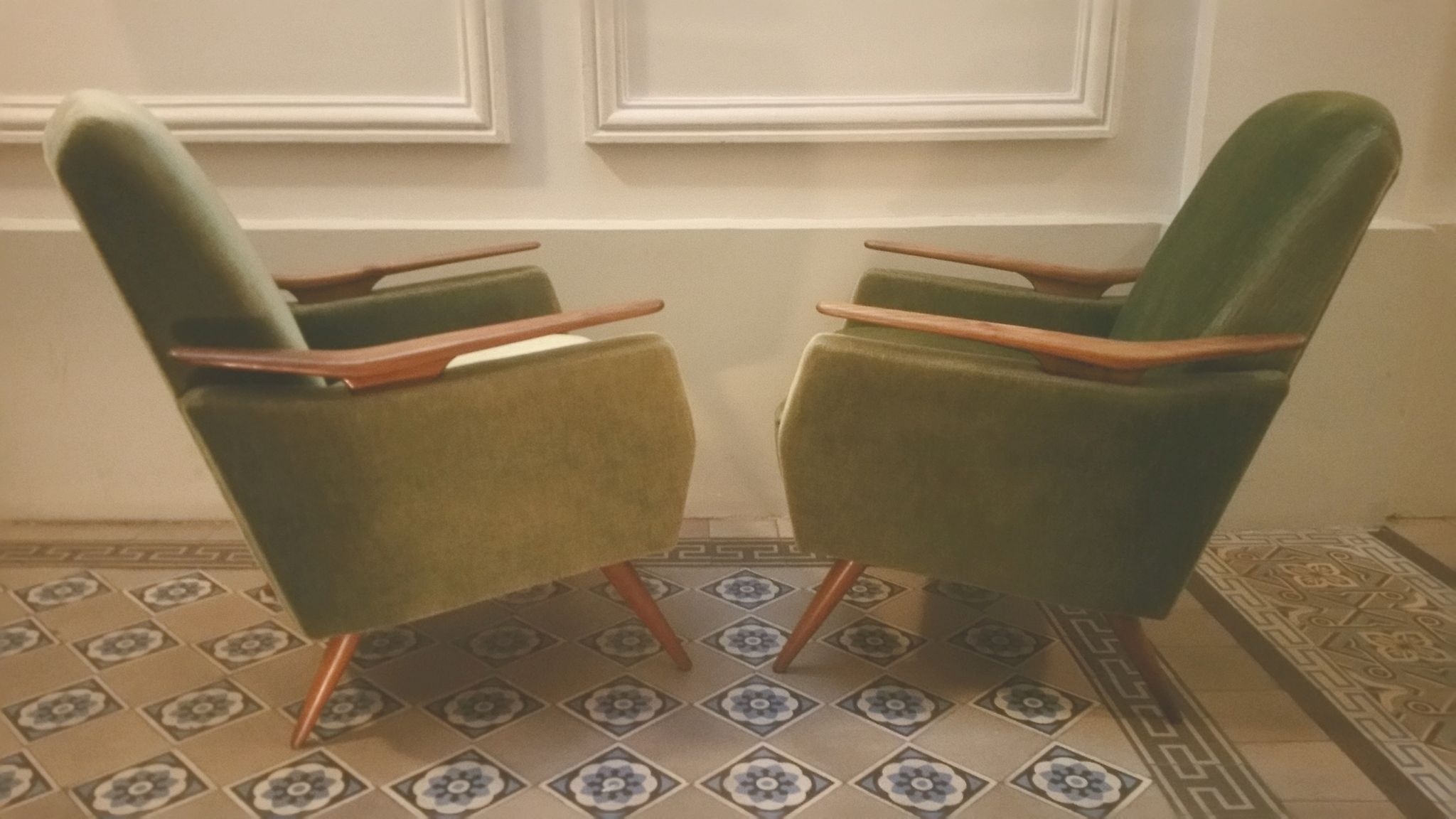 Lot of 2 armrests 50s/60s teak club chairs