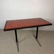 Table de bistrot vintage céramique rouge orangé