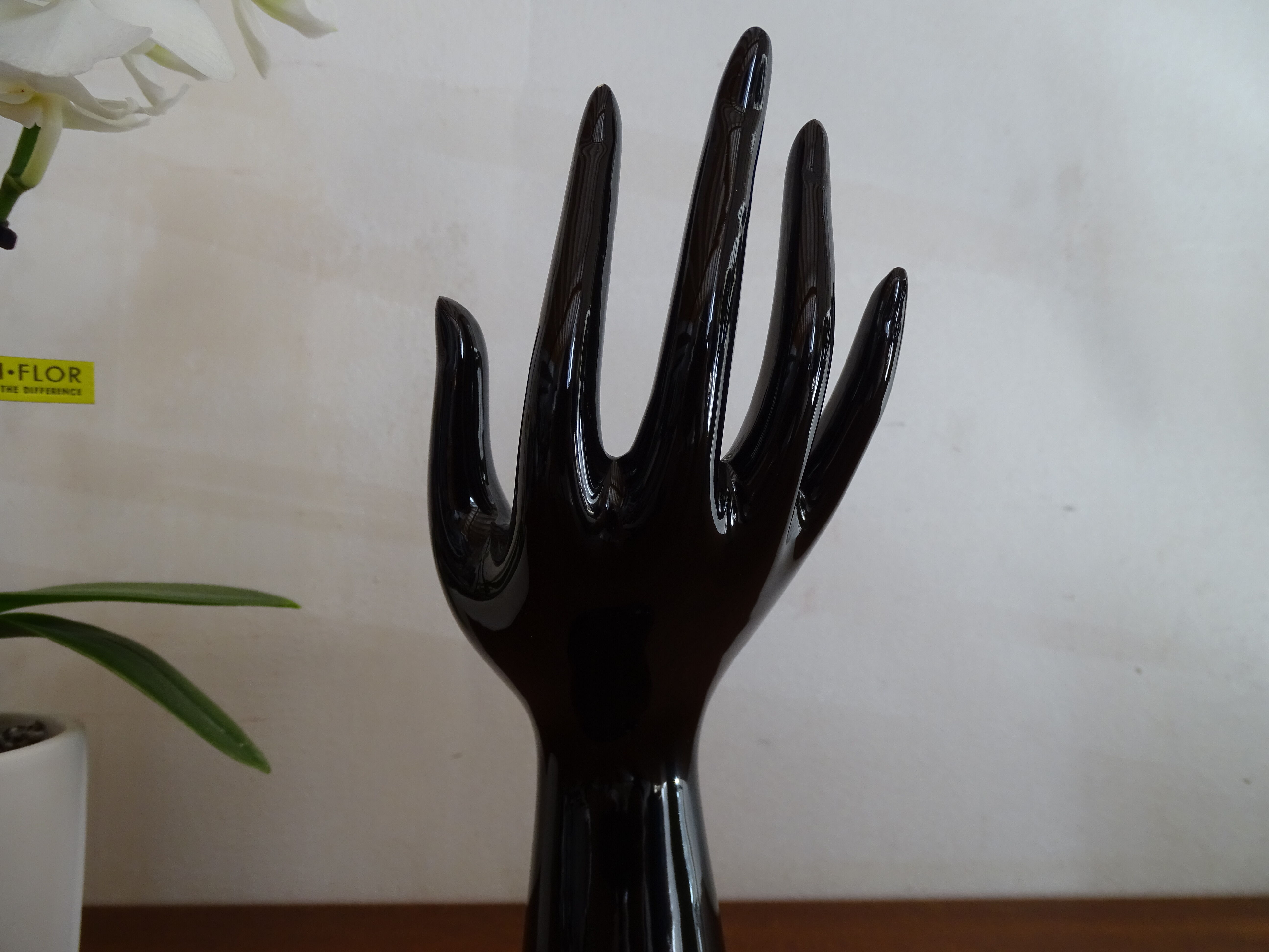 Hand ceramic black vintage ring holder