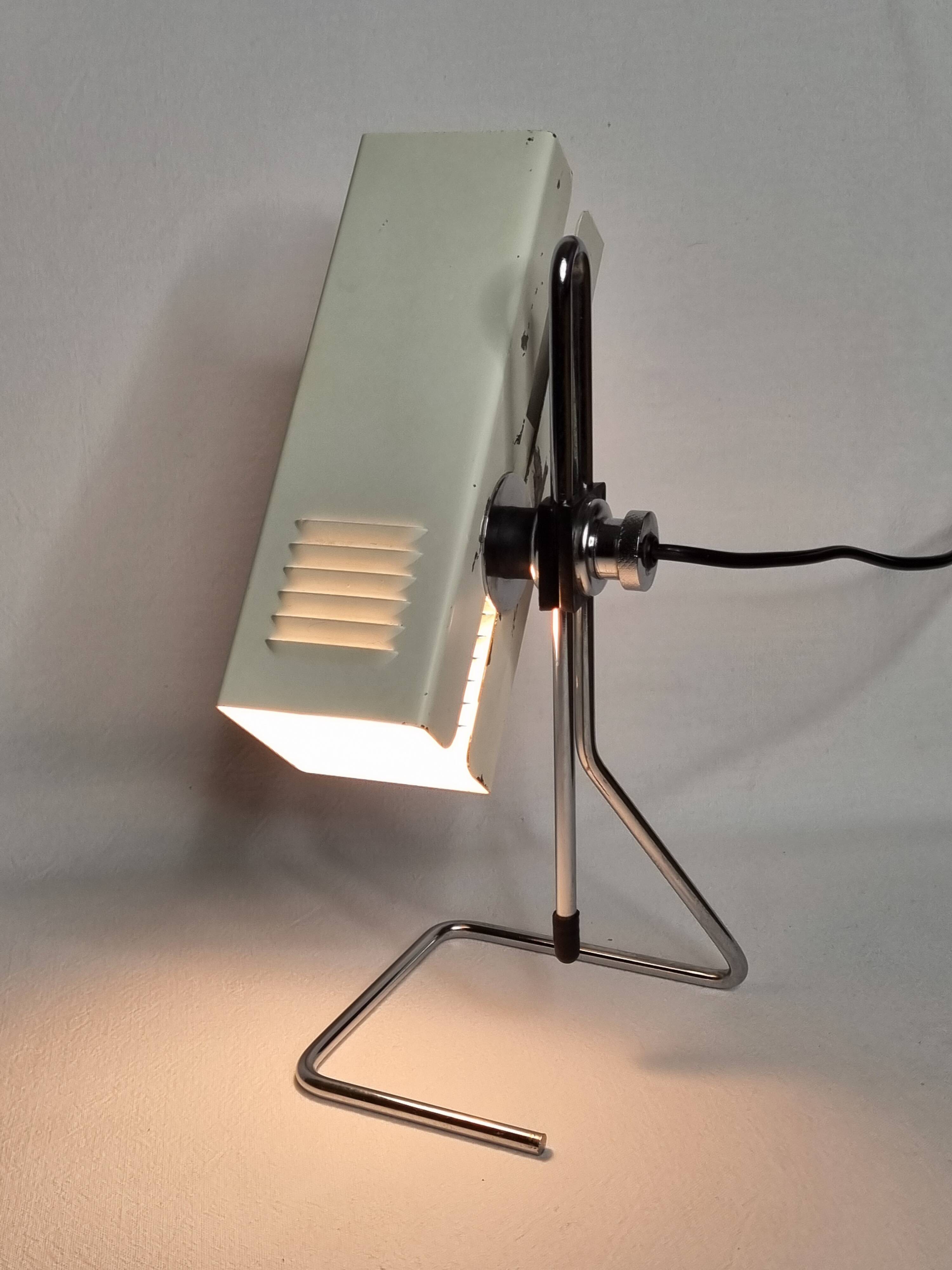 Vintage table lamp in white lacquered metal and chrome, 1970s, gold lampshade