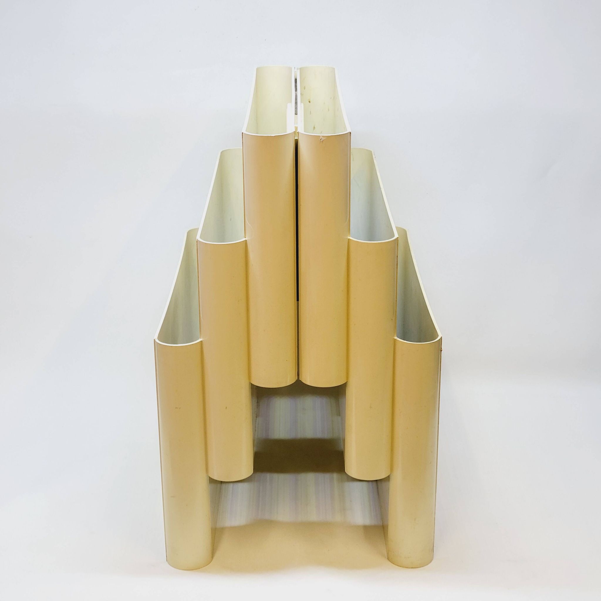 Kartell Vintage 4675 Magazine Rack Design by Giotto Stoppino in Plastic C