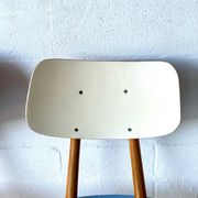 Chaises de salle à manger par TON