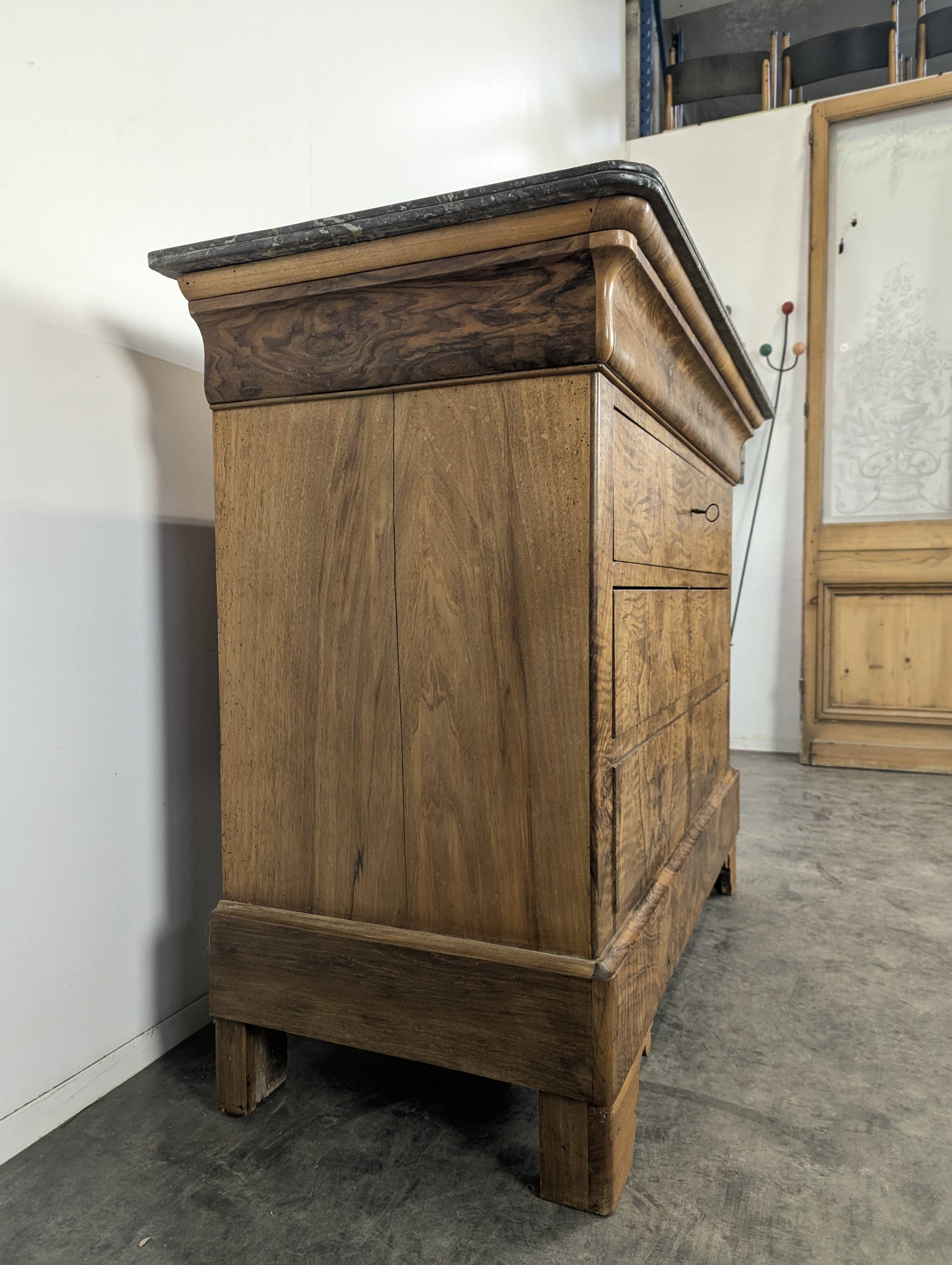 Commode Louis Philippe en acajou flammé