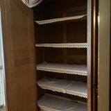 Armoire style rocaille en noyer