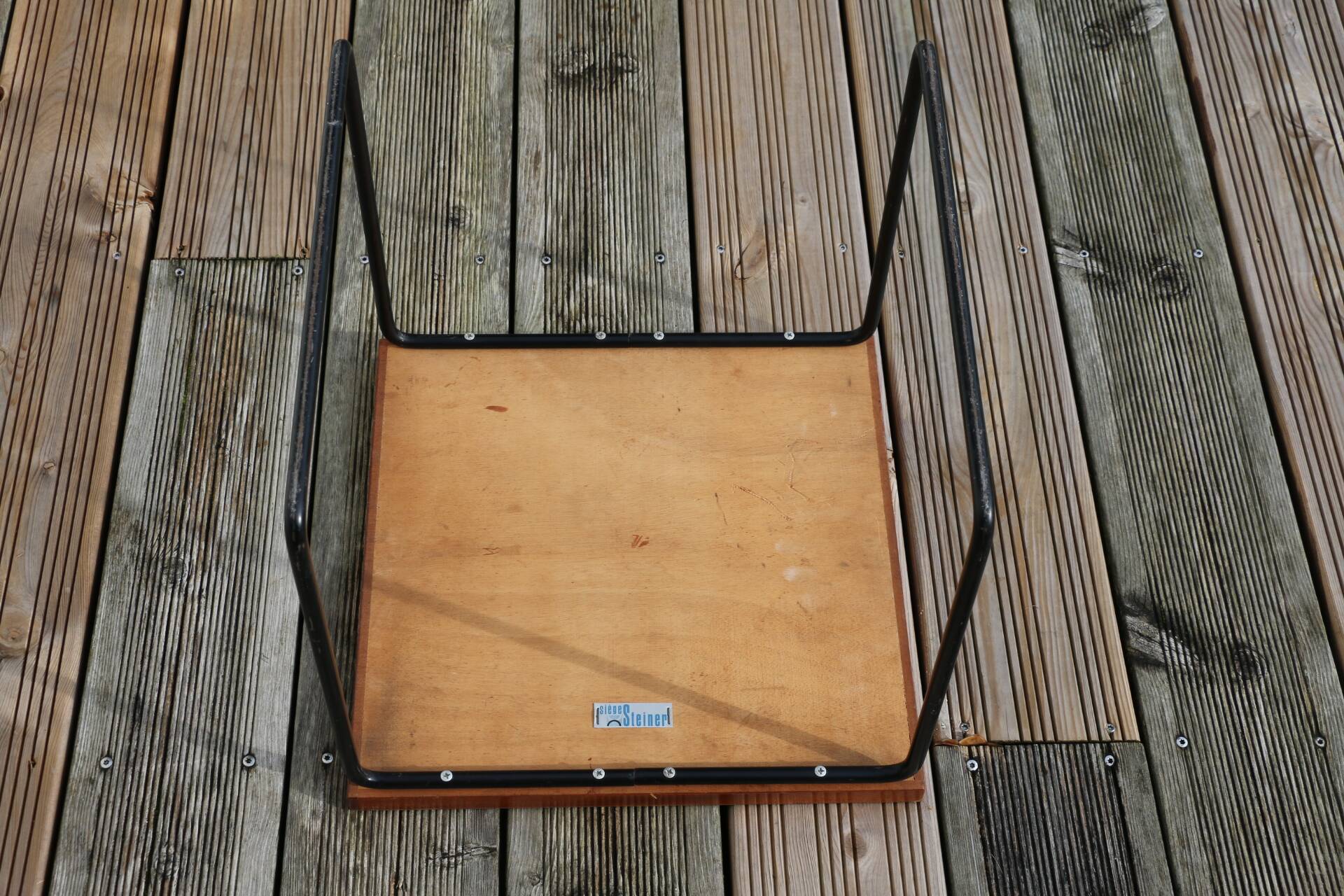 Flying coffee table Guariche Steiner