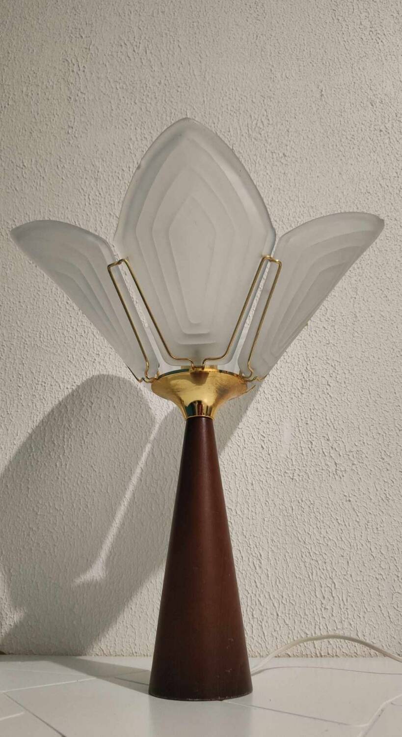 Vintage 1980s lily petal lamp