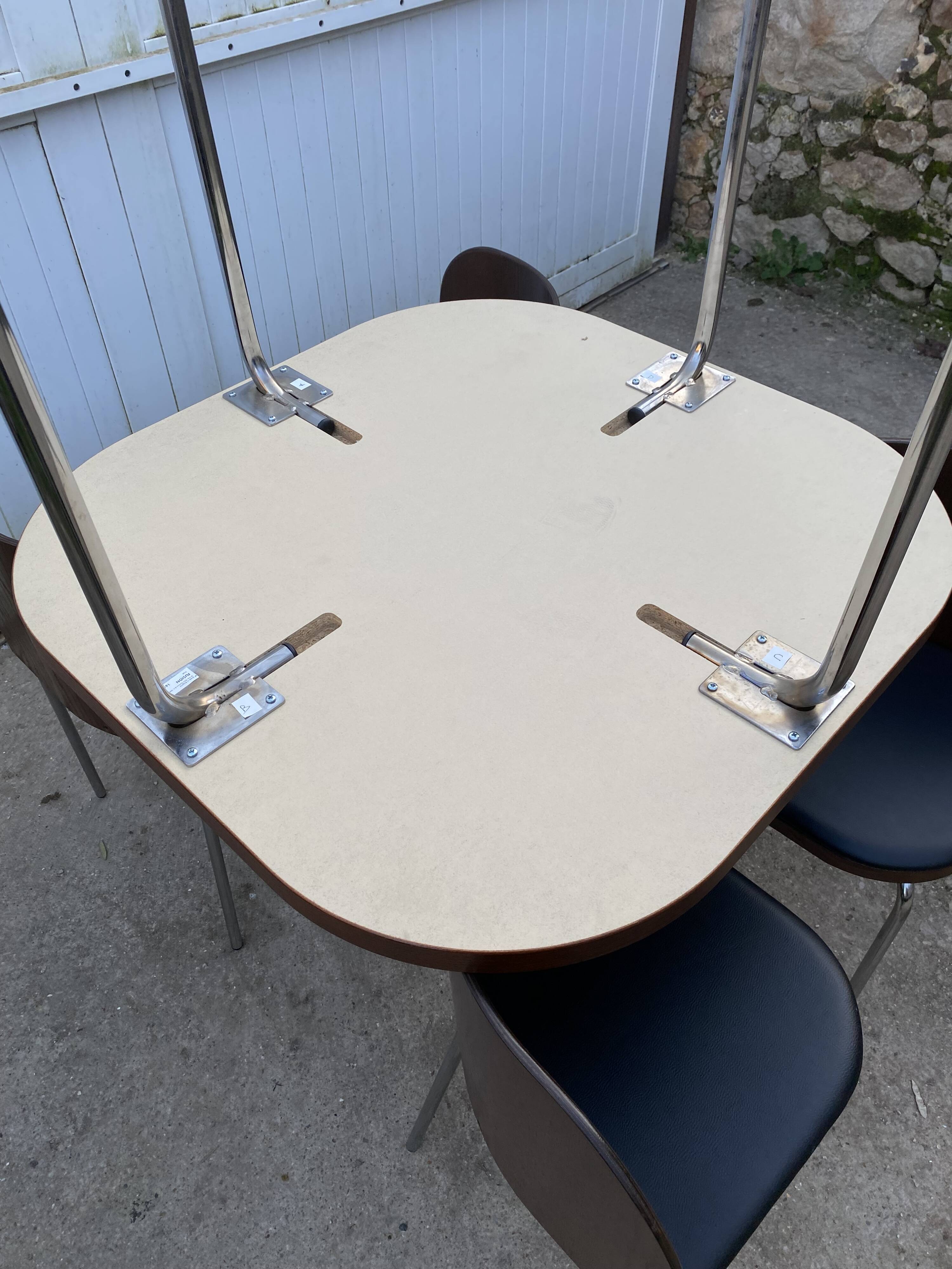 Fusion table and 4 teak chairs by Sandra Kragnert IKEA.