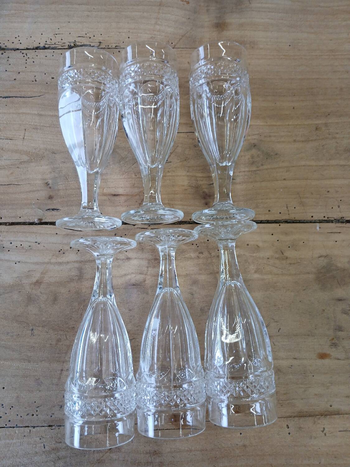 6 flutes in thick chiseled glass