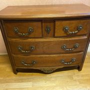 Louis XIV style chest of drawers in cherry, 4 drawers. Perfect condition.