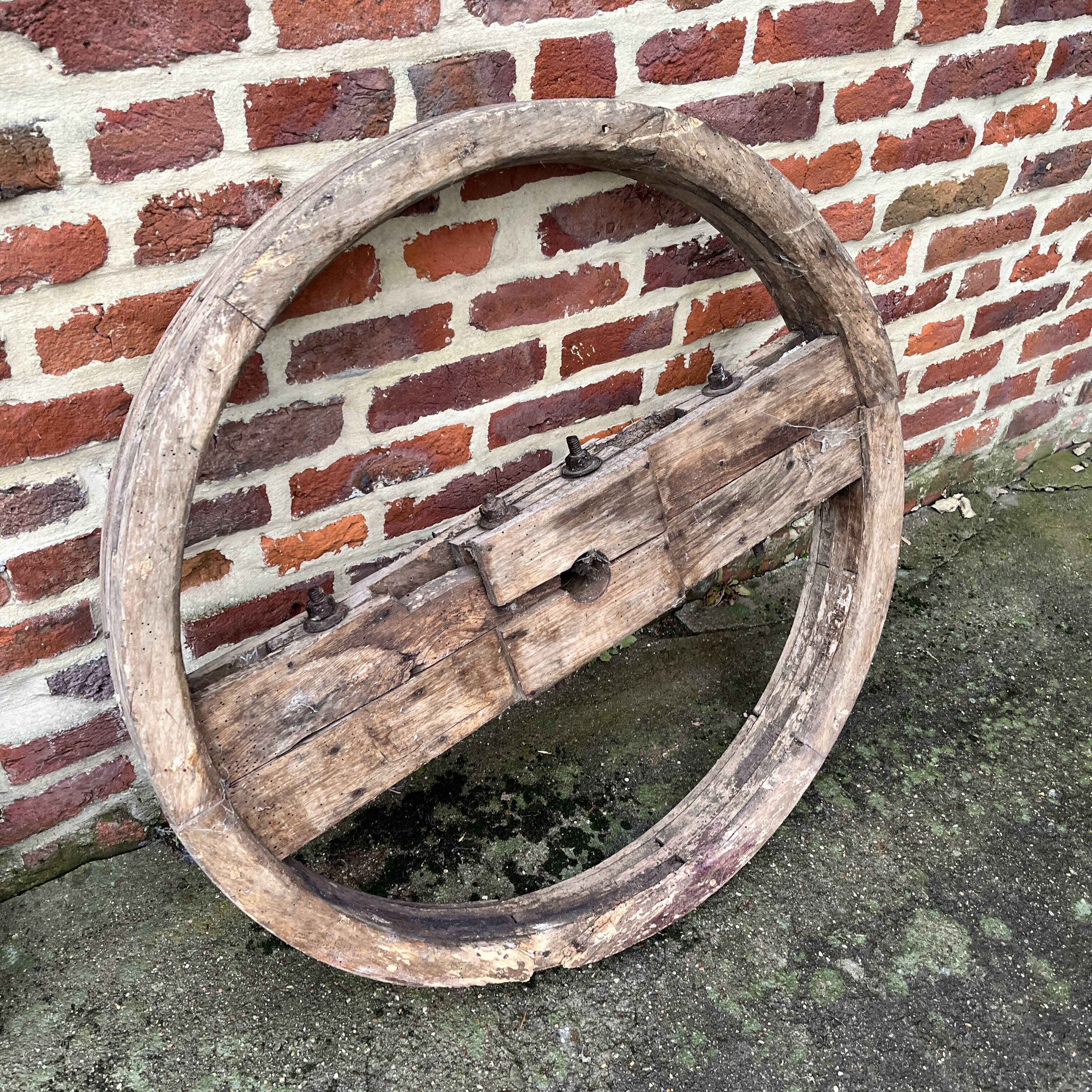 Decorative wooden wheel