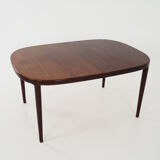 Table ovale, recouverte de placage de palissandre, années 70