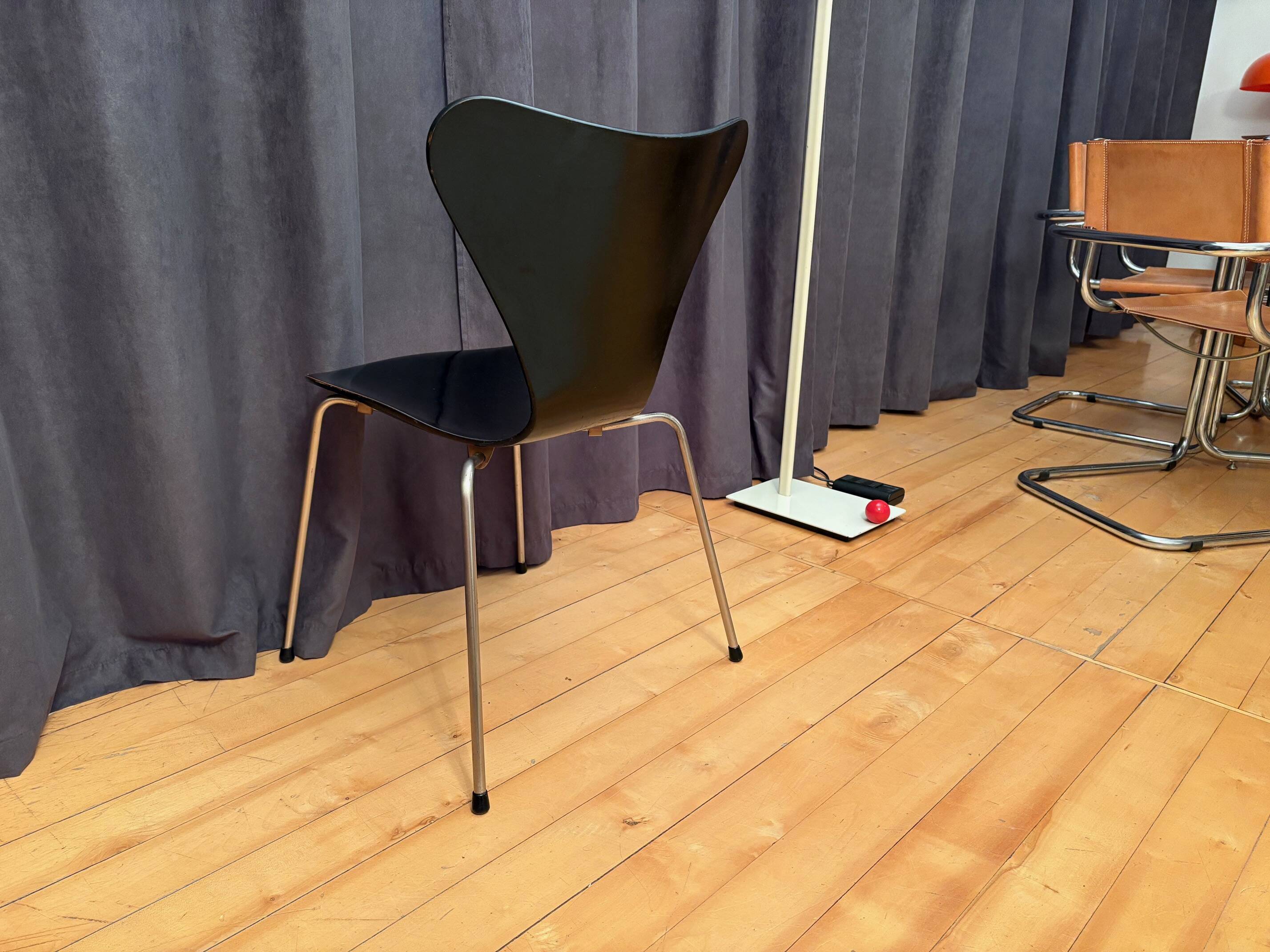Chair model 3107 designed by Arne Jacobsen, Fritz Hansen, Denmark, 1956