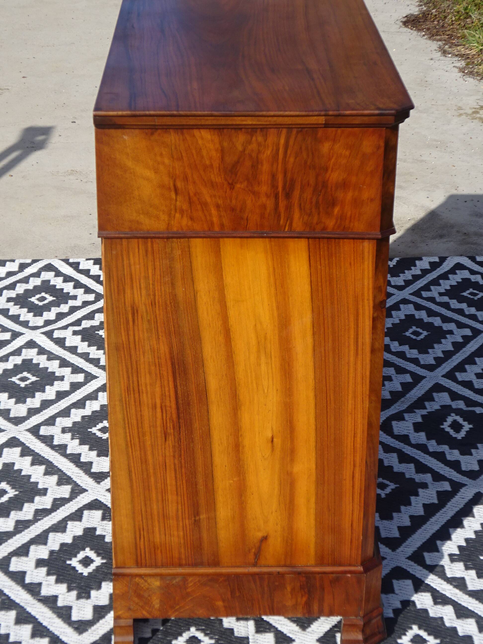 Commode coiffeuse, système en chemin de fer
