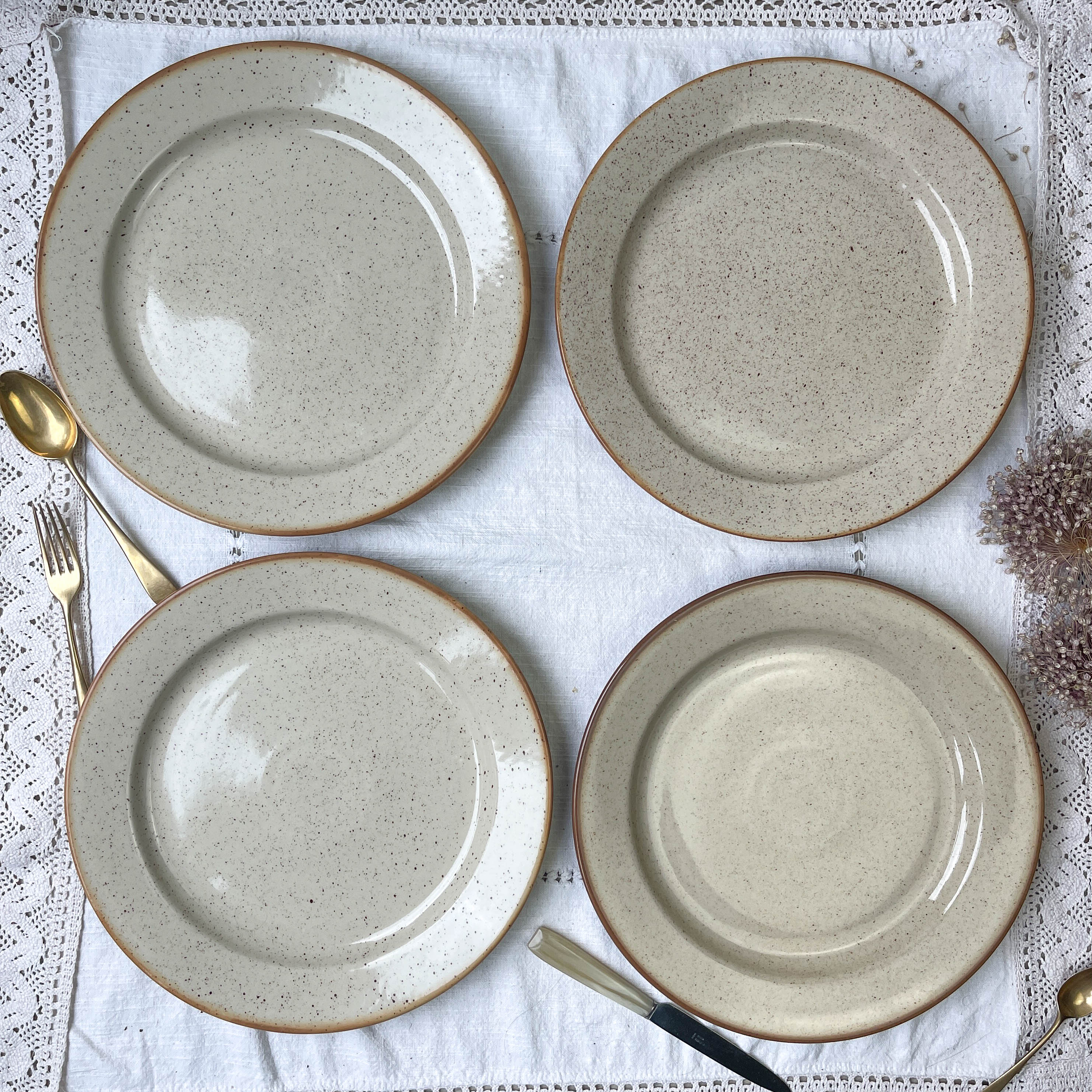 Round dish in tulowice speckled sandstone