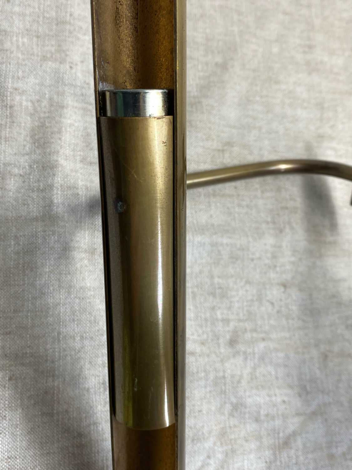 Wall light, picture light, in brass.