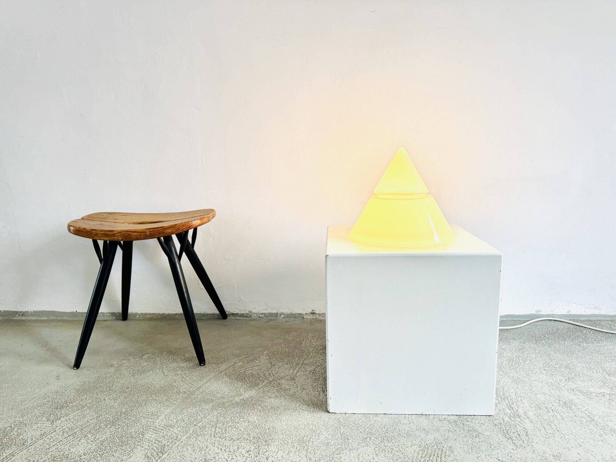 D-2136 Kilimanjaro Table Lamp By Sergio Asti For Raak Amsterdam, The Netherlands 1978