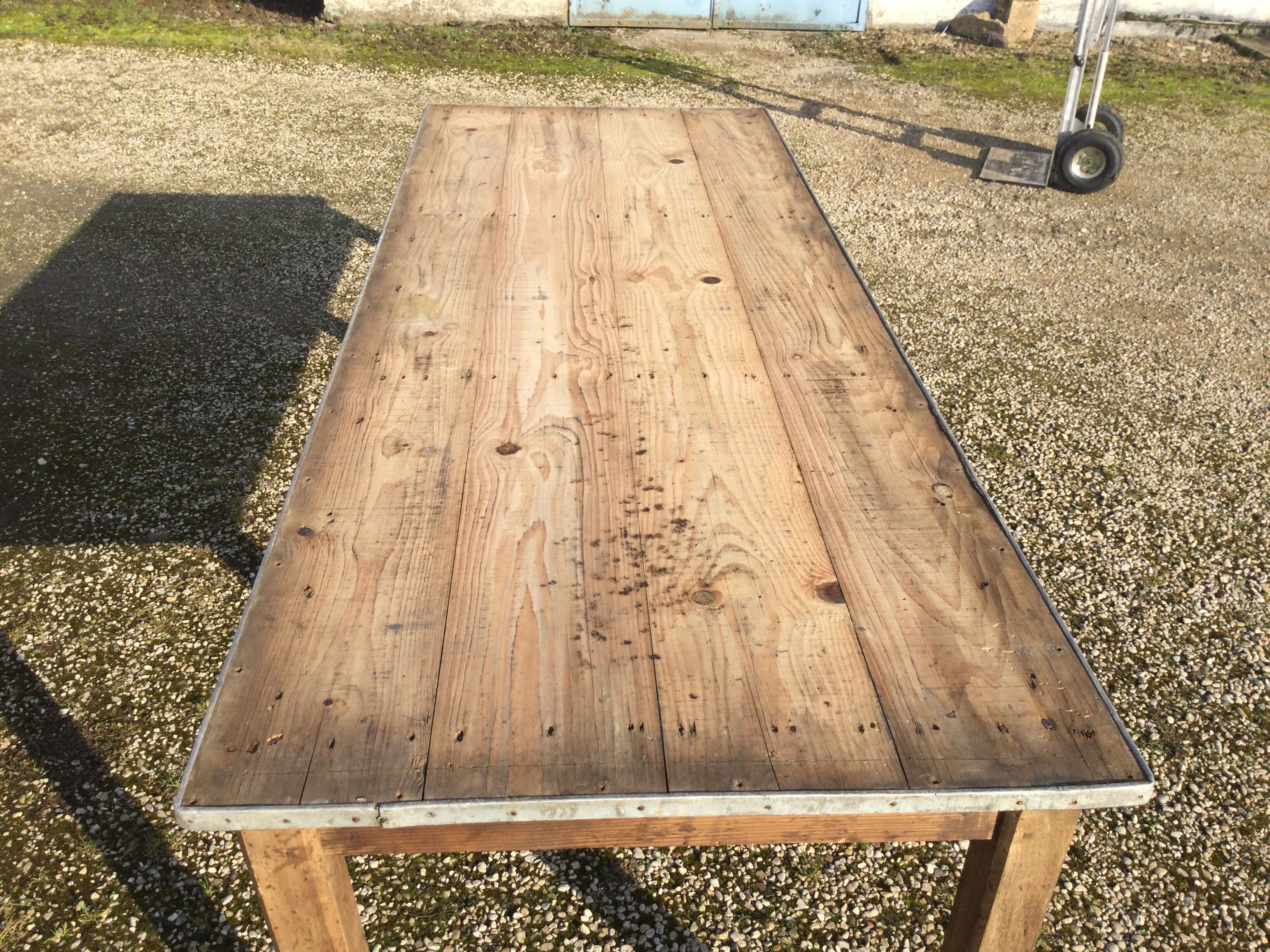 Farm table