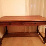 Table ancienne en chêne massif (140/80/75(cm)- Pieds en bois tourné - Deux grands tiroirs.