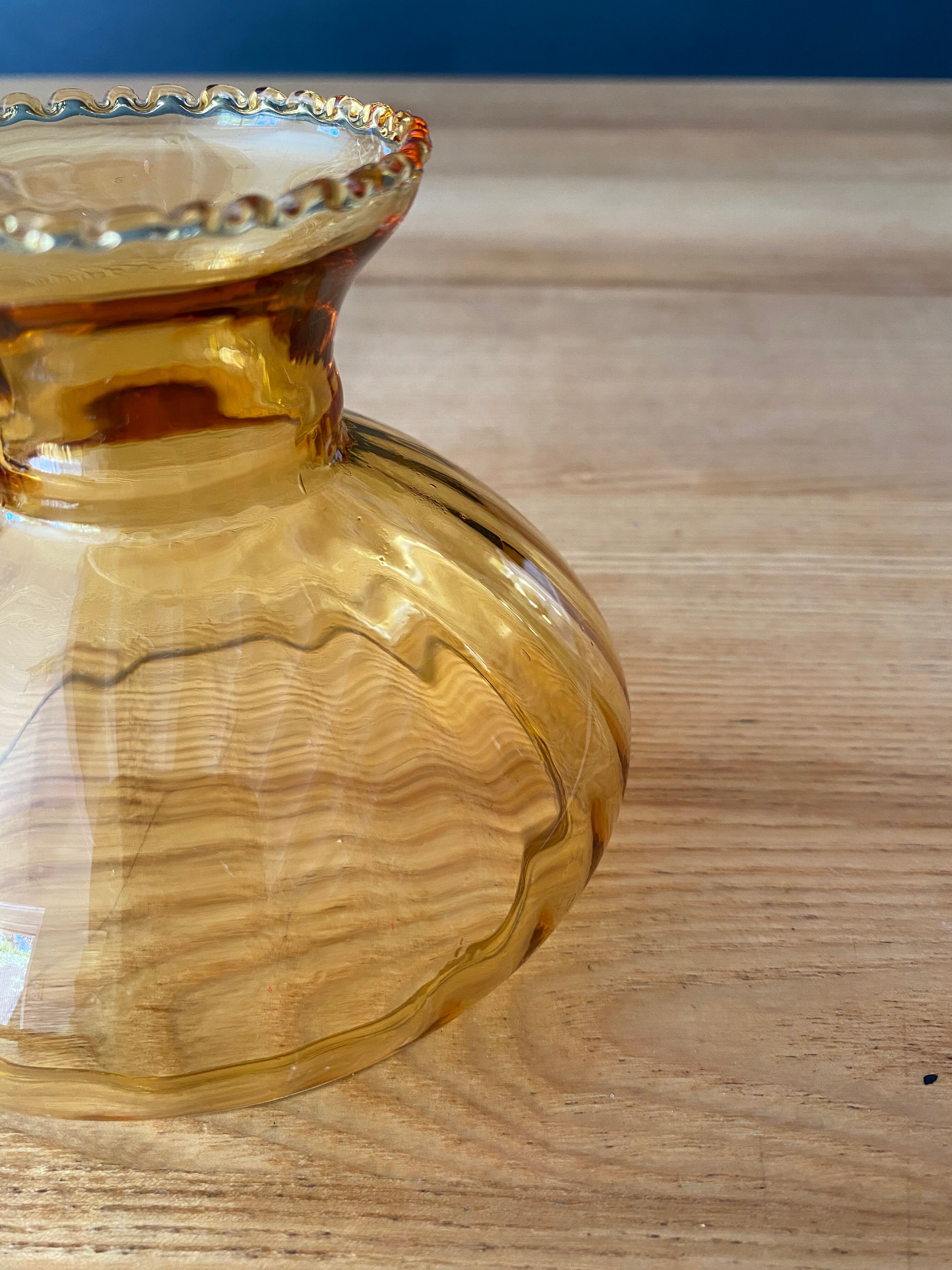 Amber glass pendant light