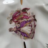 Leaf-shaped bowl