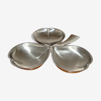 Brushed stainless steel servant clover shape