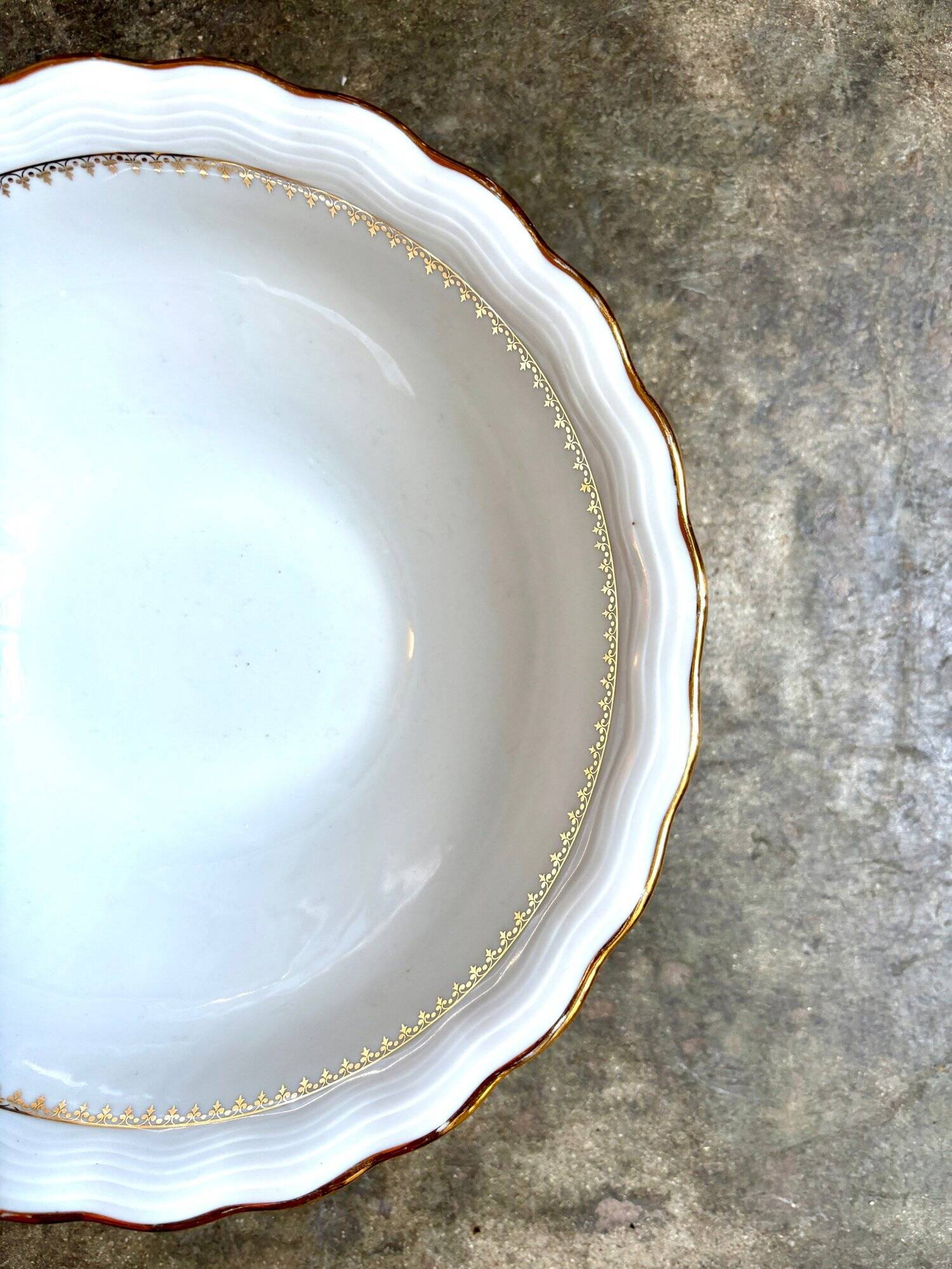 ULIM salad bowl in white and gold Limoges porcelain