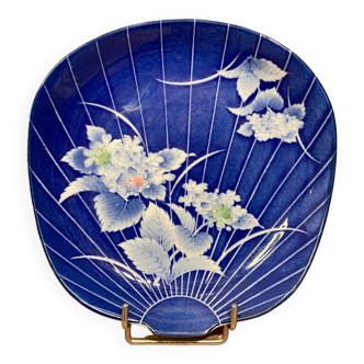 Coupe plat de forme éventail en porcelaine Chine Japon