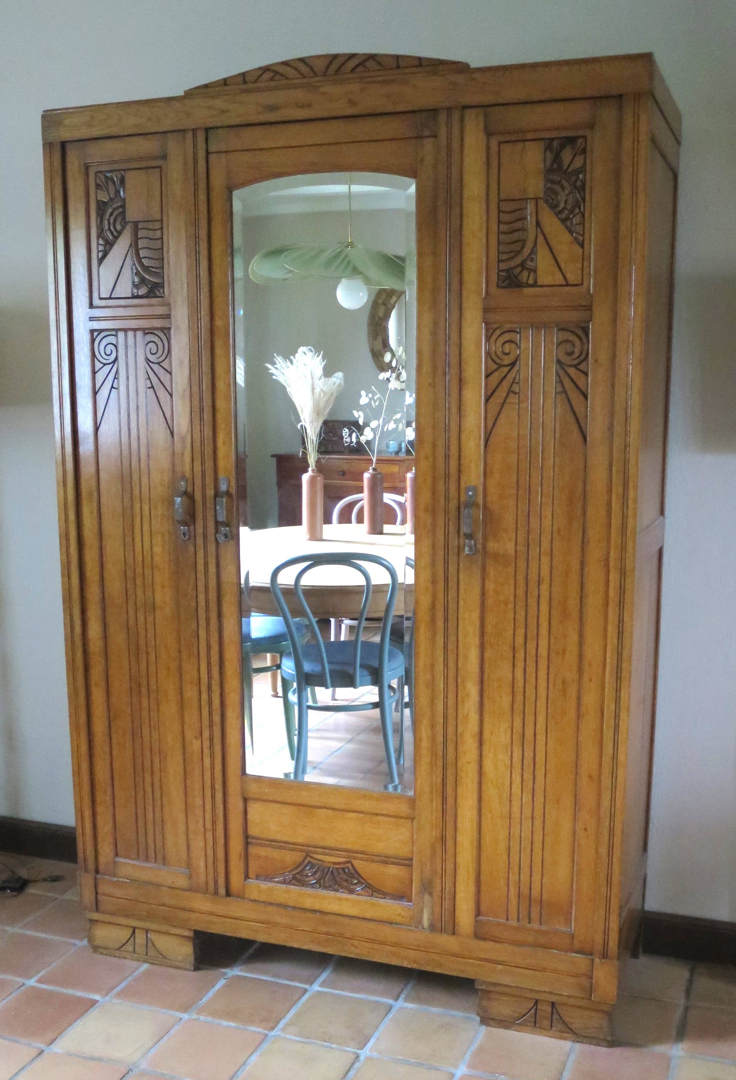 Parisian art deco carved wardrobe with mirror 130 x 200