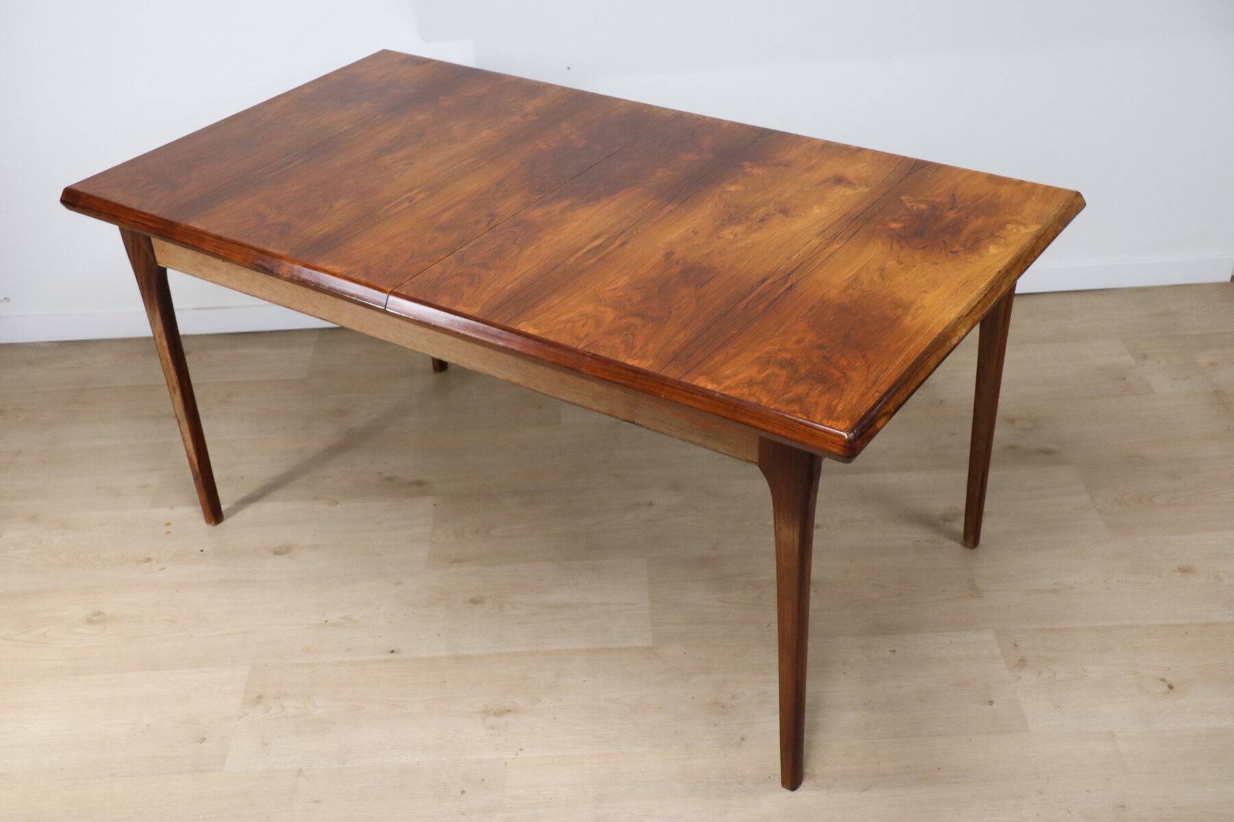 Scandinavian extendable rosewood dining table, 1960s