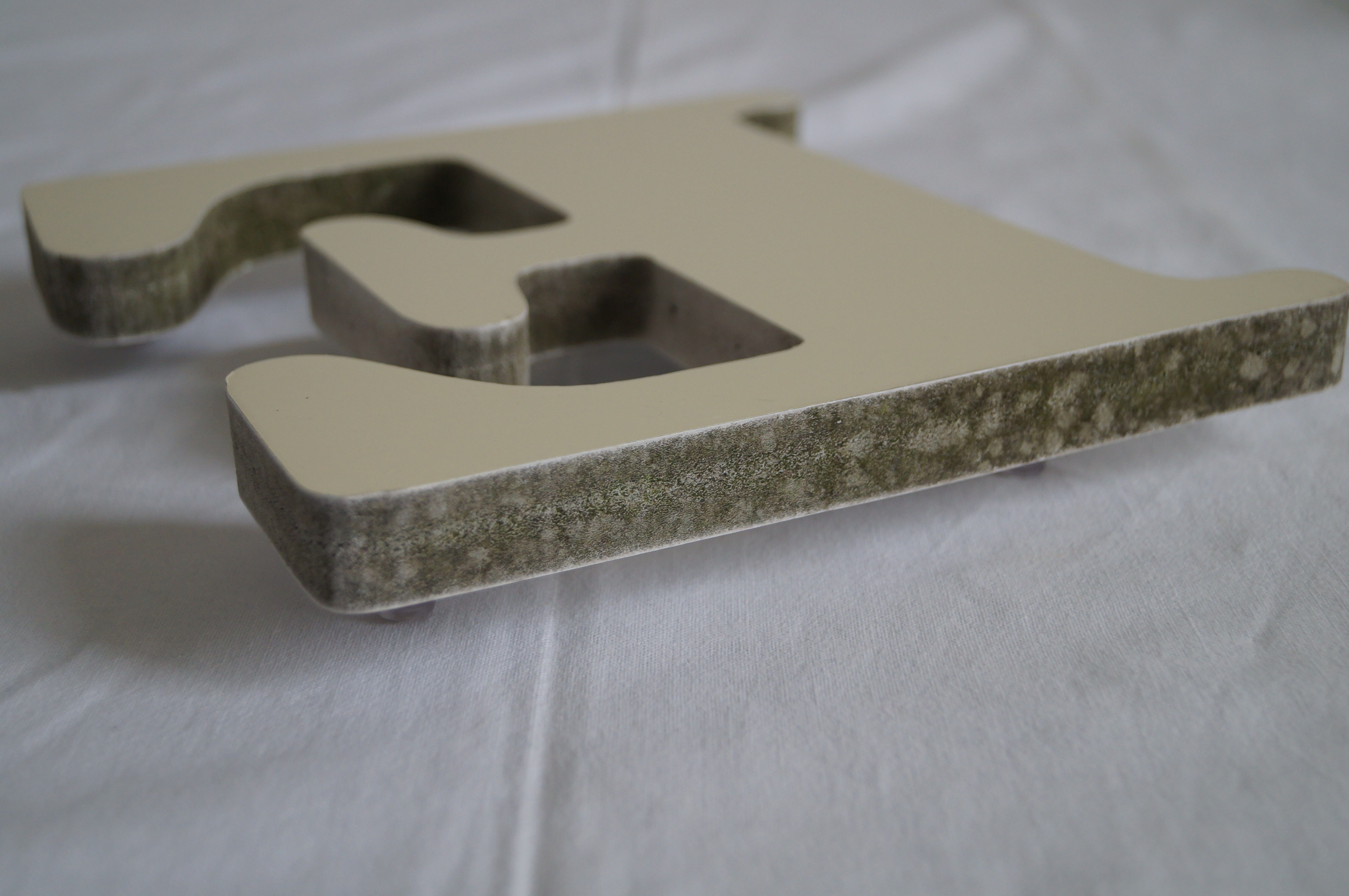 Old sign letter