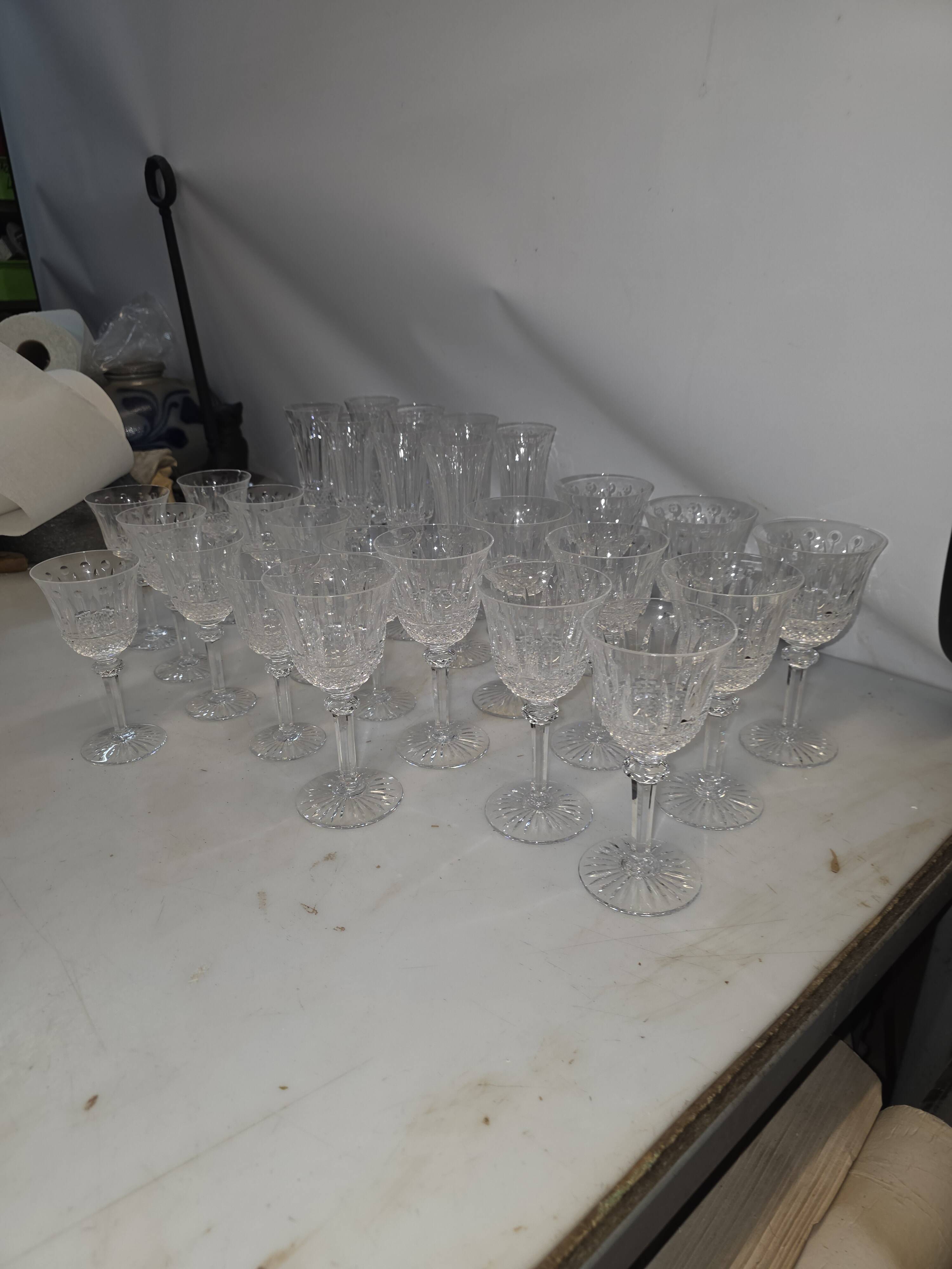 Service de 27 verres en cristal de Saint-Louis — Modèle Trianon