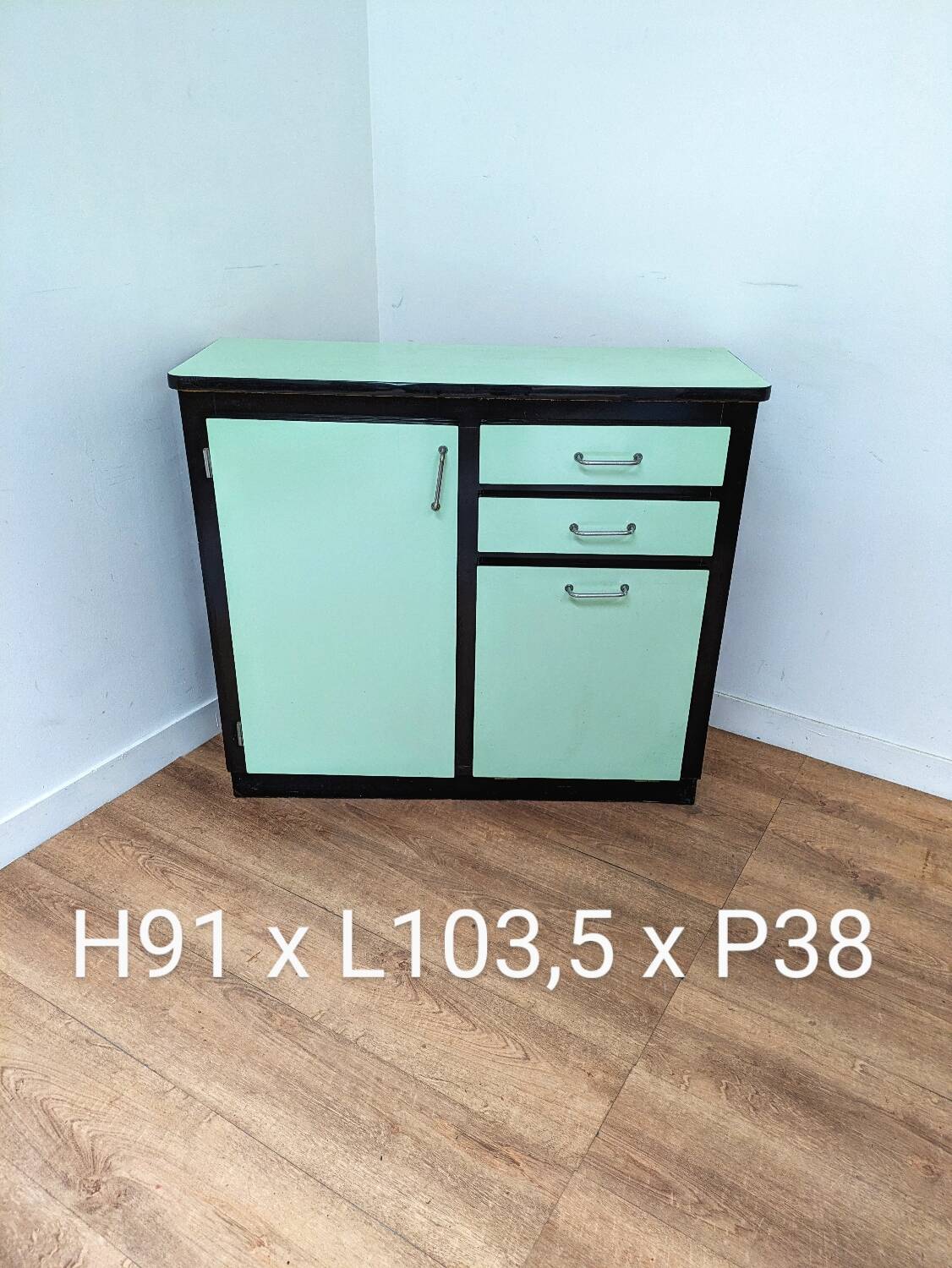 Vintage formica sideboard / kitchen bathroom storage unit