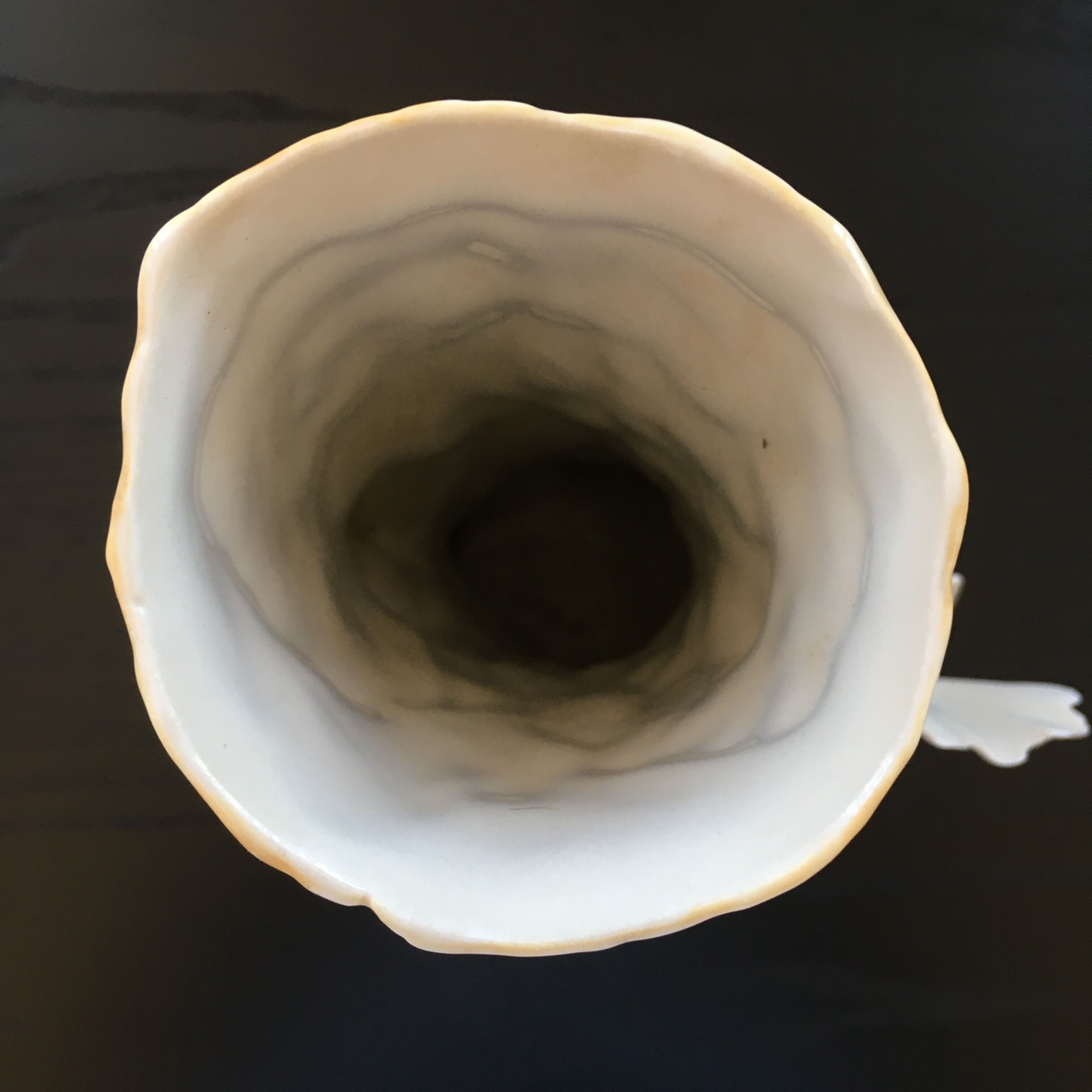Vase with 2 doves in slipware