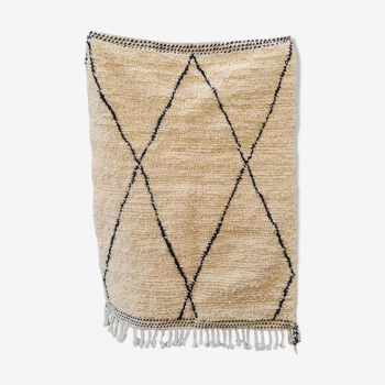 Berber wool carpet with black diamond 110x140cm