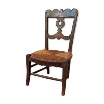Chaise paillée et sculptée art populaire du 19ème