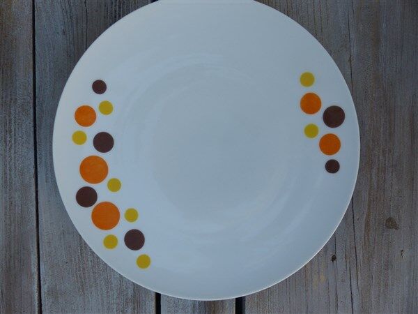 Flat plates vintage décor peas