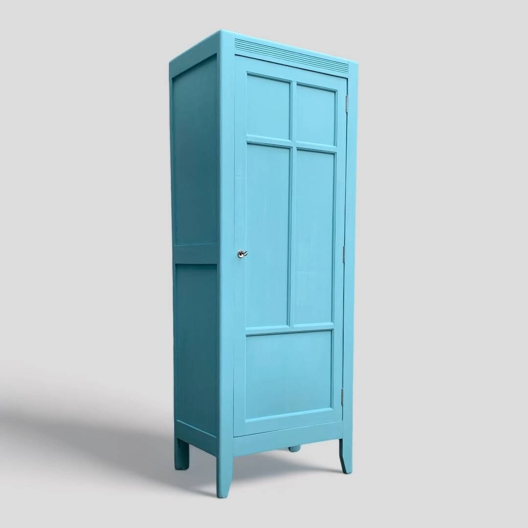 Armoire bonnetière parisienne turquoise 1940