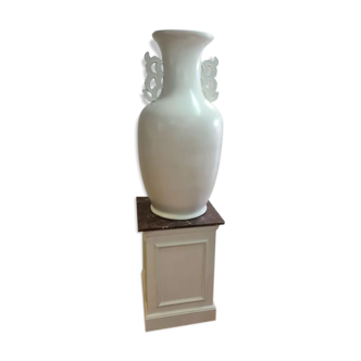 Vase amphore sur socle