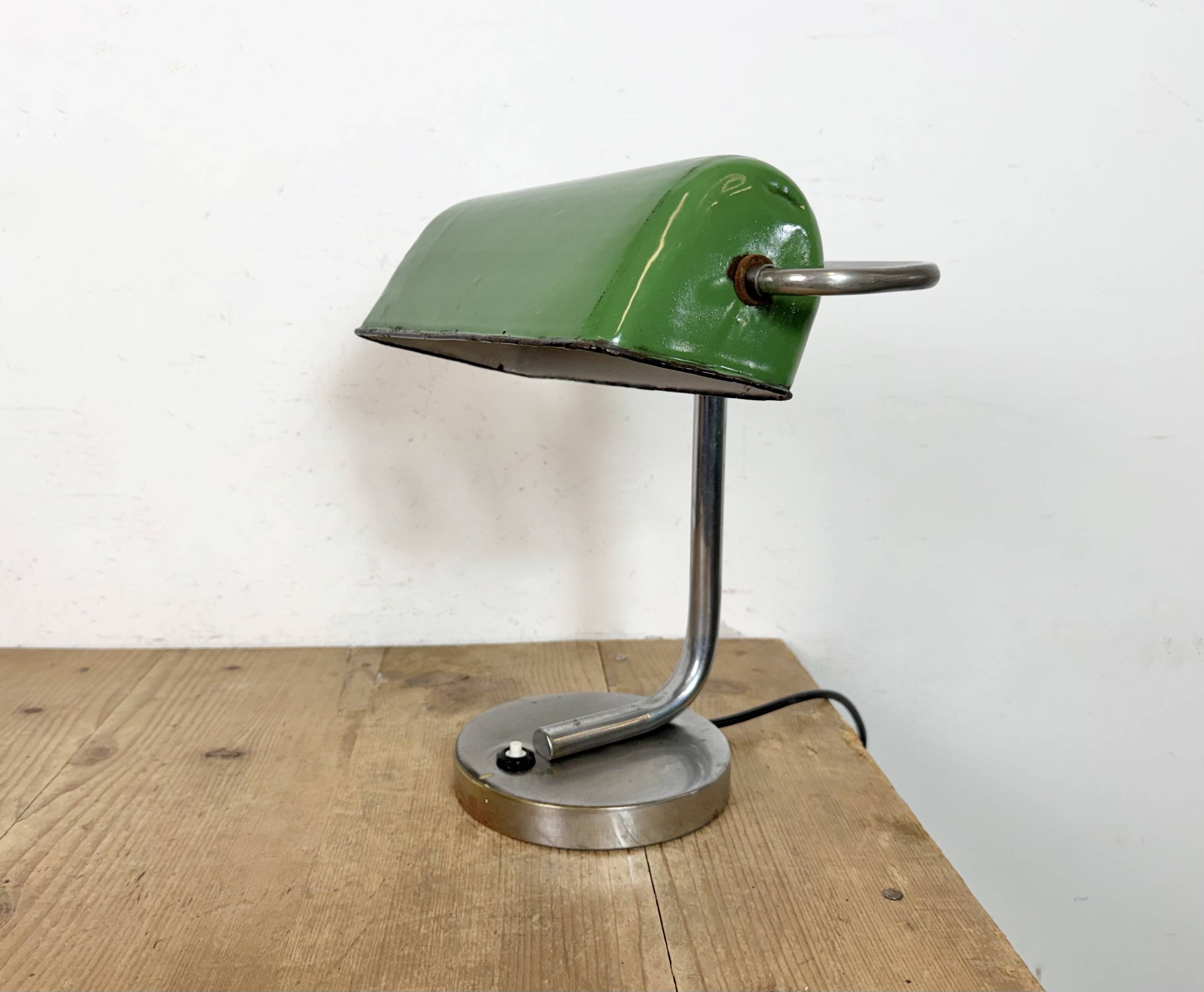 Vintage Green Enamel Banker Lamp, 1950s
