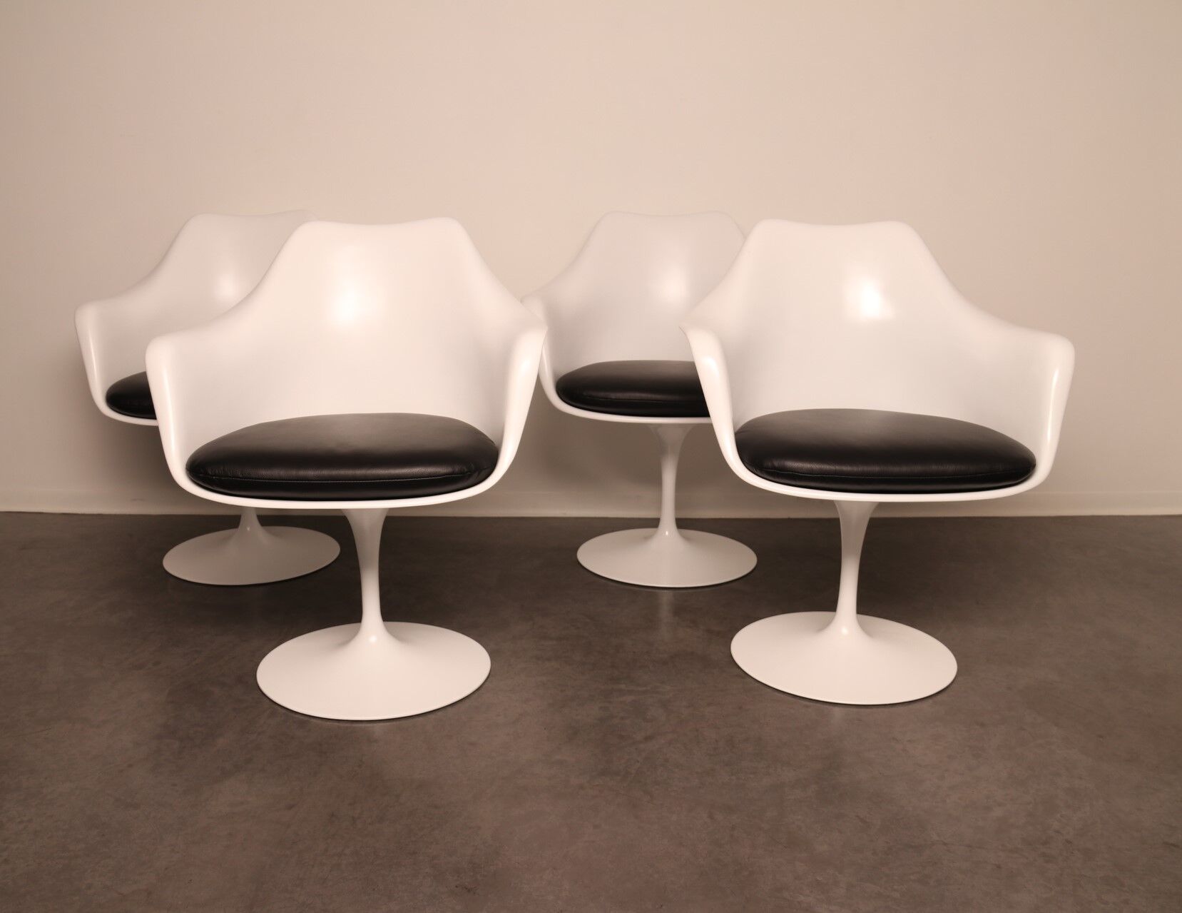 Dining chair with armrests by Eero Saarinen for De Coene & Knoll - US - 1960's